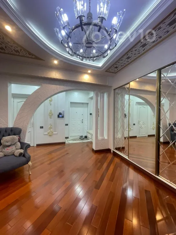 Satılır 4 otaqlı yeni tikili 170 m²