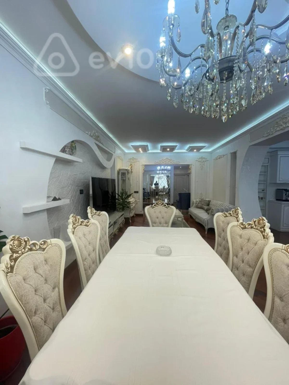 Satılır 4 otaqlı yeni tikili 170 m²