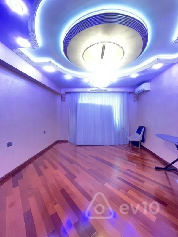 Satılır 4 otaqlı yeni tikili 170 m²