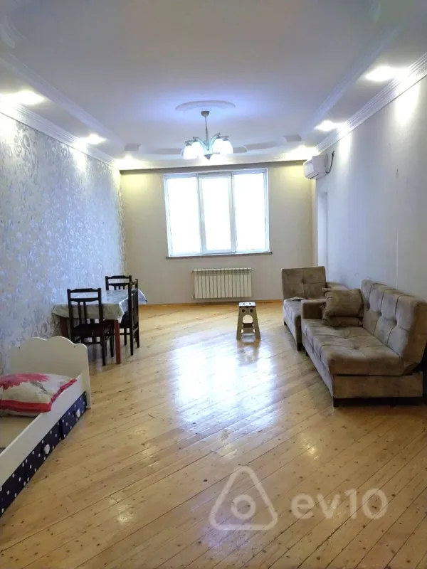 Kirayə verilir 3 otaqlı yeni tikili 100 m²