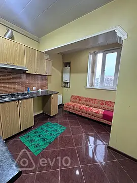 Satılır 5 otaqlı köhnə tikili 120 m²