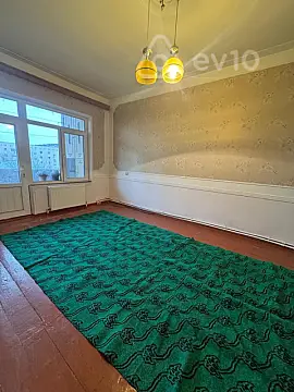 Satılır 5 otaqlı köhnə tikili 120 m²