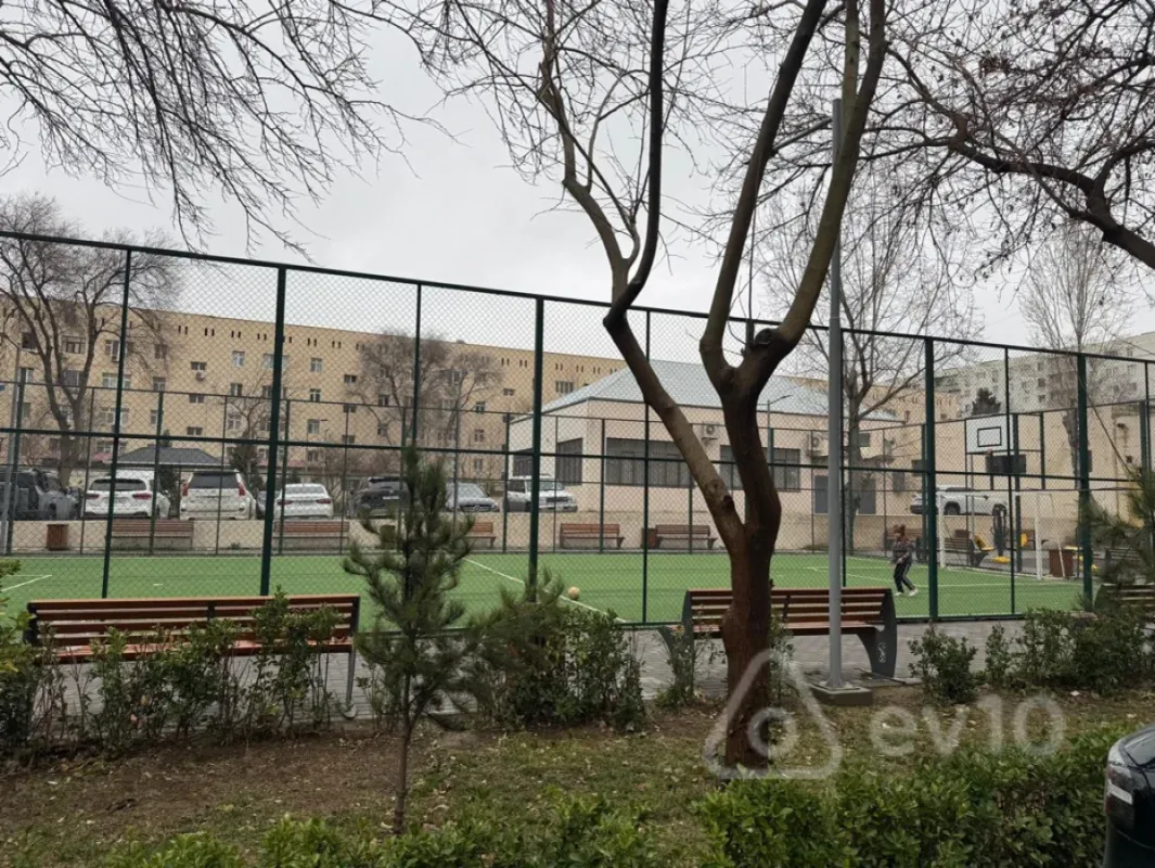 Satılır 5 otaqlı köhnə tikili 120 m²