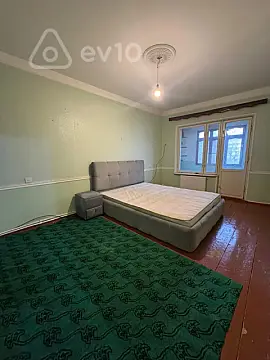 Satılır 5 otaqlı köhnə tikili 120 m²