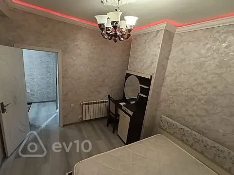 Kirayə verilir 2 otaqlı yeni tikili 65 m²