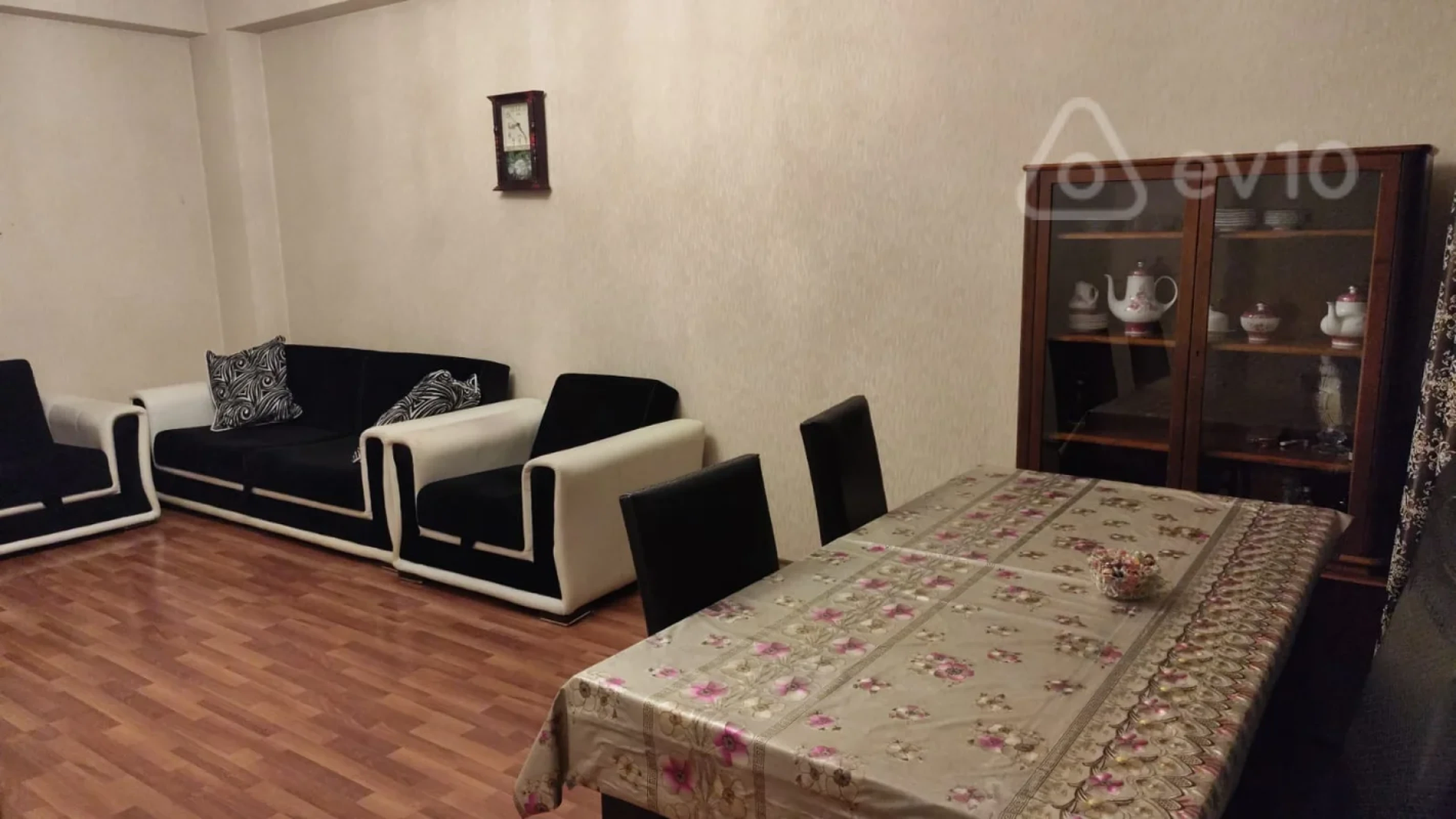 Kirayə verilir 2 otaqlı yeni tikili 60 m²