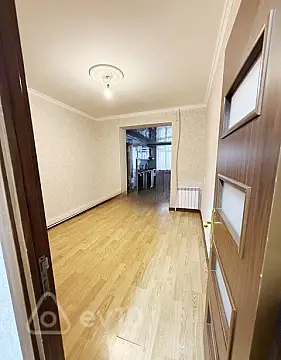 Satılır 4 otaqlı köhnə tikili 105 m²