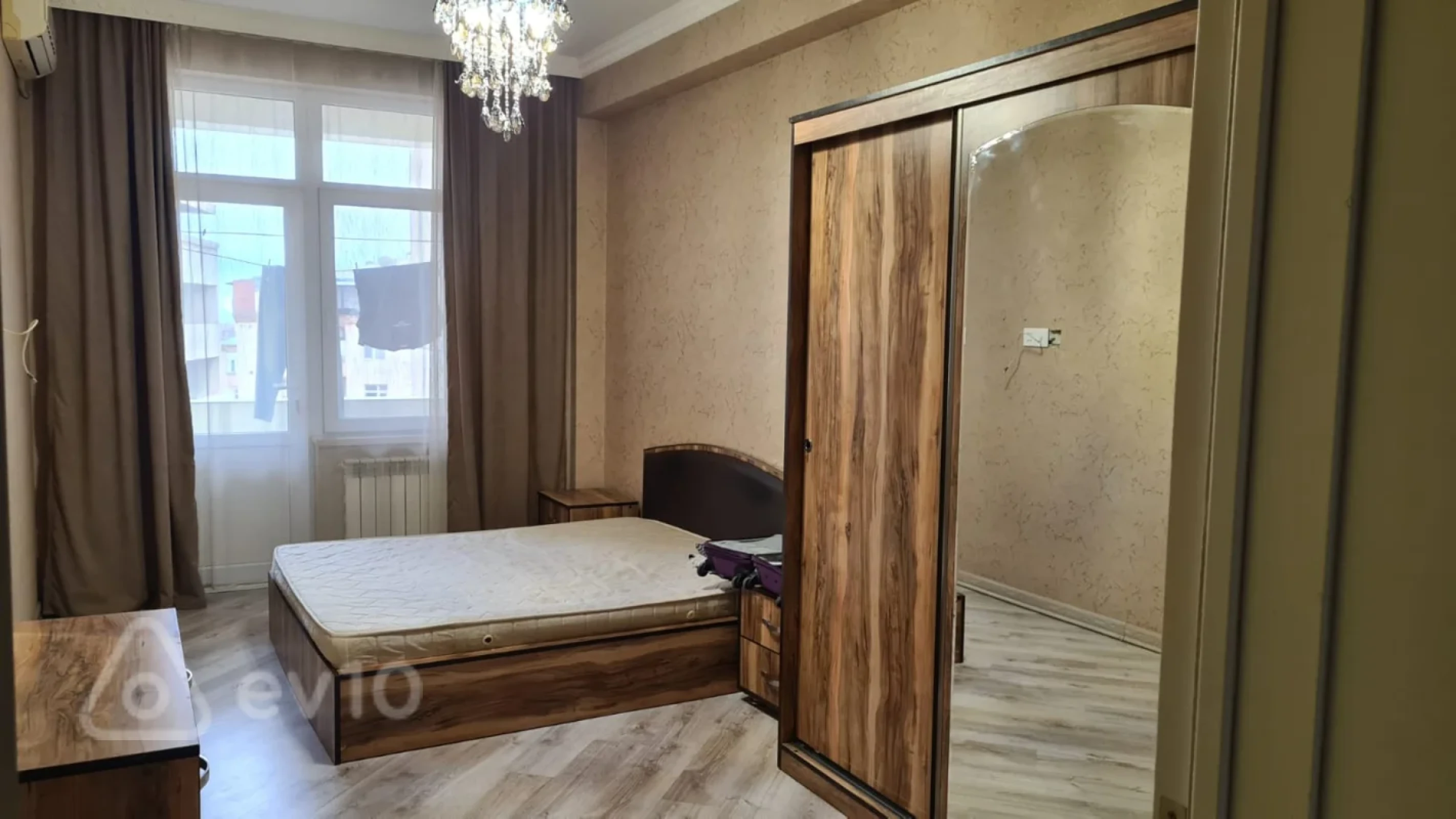 Kirayə verilir 3 otaqlı yeni tikili 140 m²