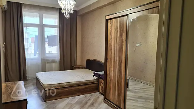 Kirayə verilir 3 otaqlı yeni tikili 140 m²