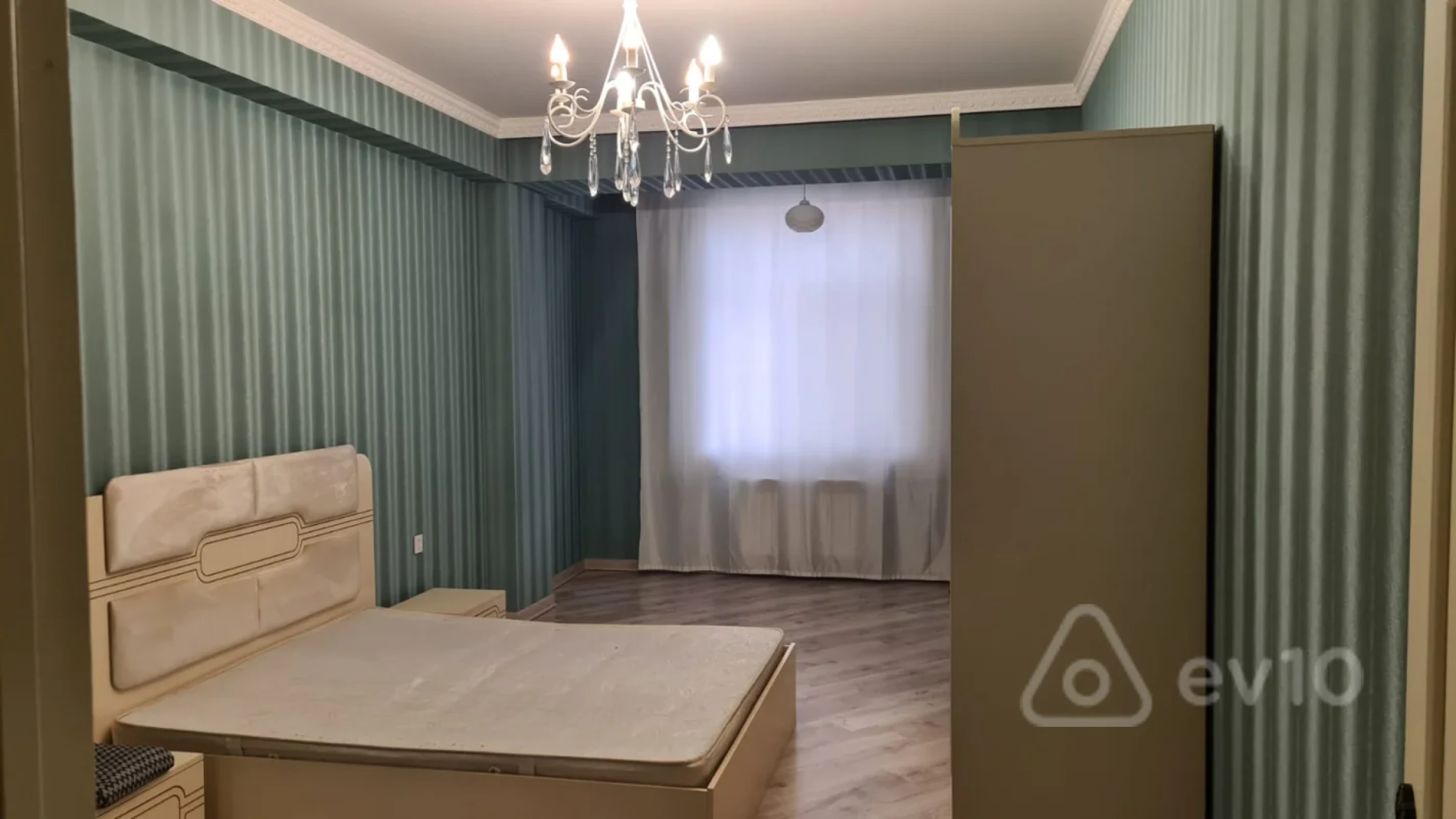 Kirayə verilir 3 otaqlı yeni tikili 140 m²