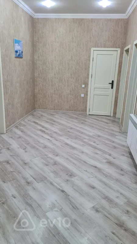 Kirayə verilir 3 otaqlı yeni tikili 140 m²