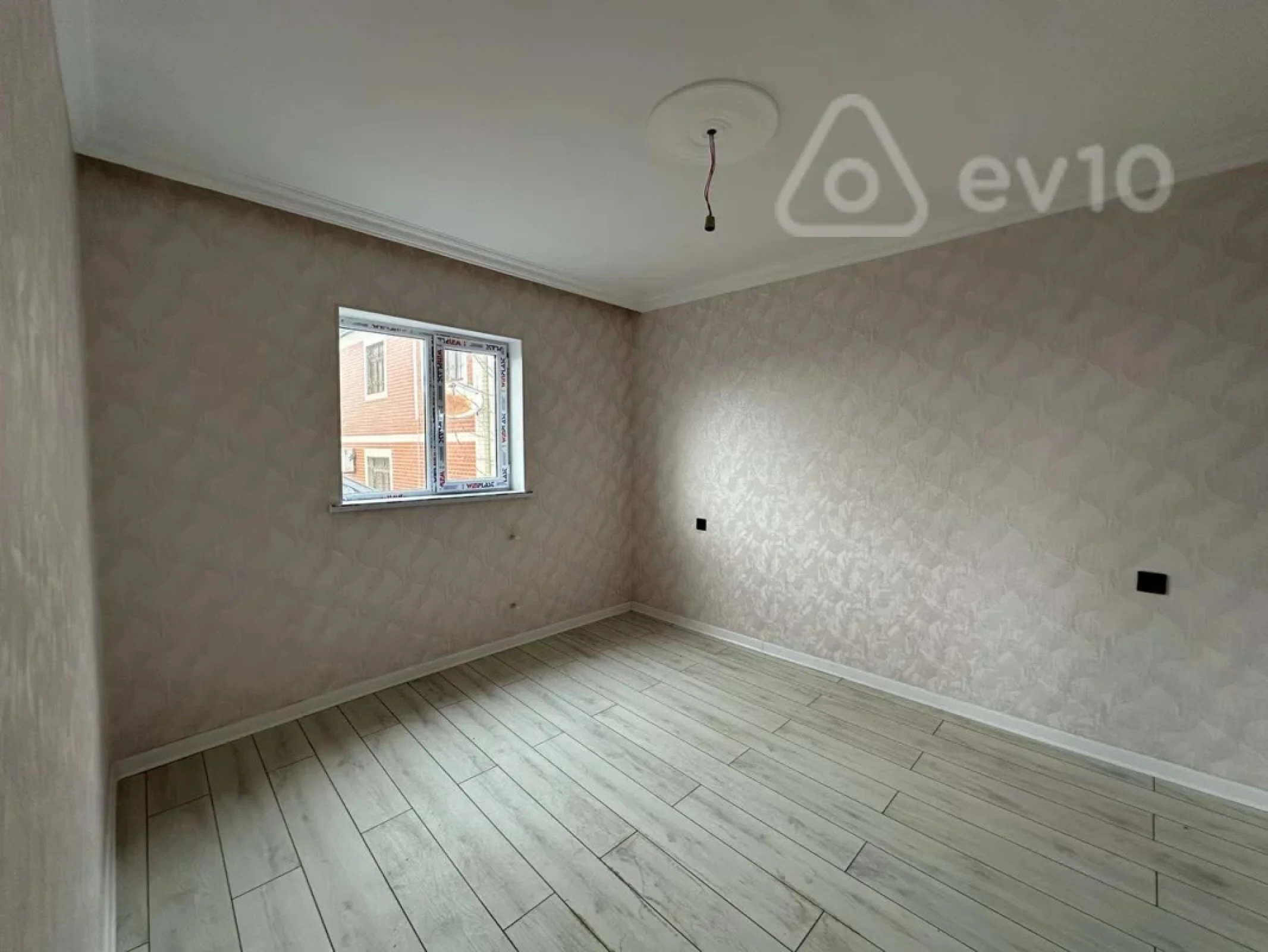 Satılır 4 otaqlı həyət evi 120 m²