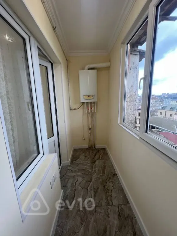 Satılır 3 otaqlı köhnə tikili 70 m²