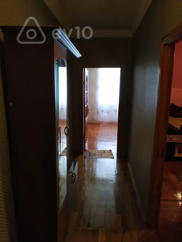 Kirayə verilir 3 otaqlı köhnə tikili 65 m²