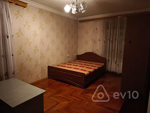 Kirayə verilir 3 otaqlı köhnə tikili 65 m²
