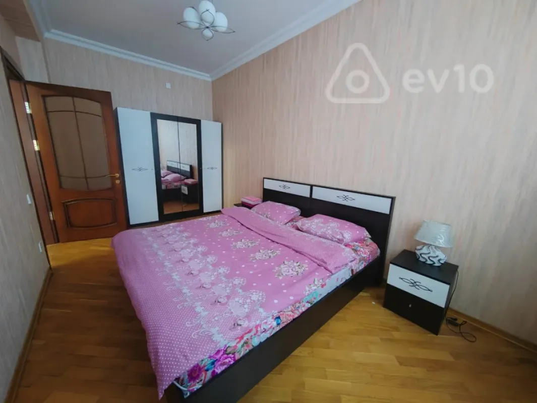 Kirayə verilir 2 otaqlı yeni tikili 60 m²