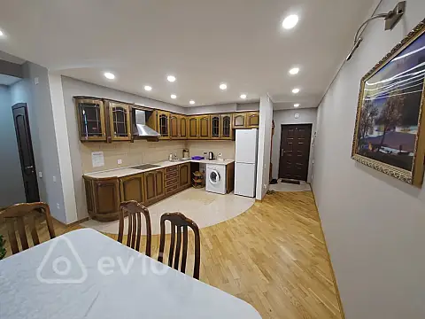 Kirayə verilir 2 otaqlı yeni tikili 60 m²