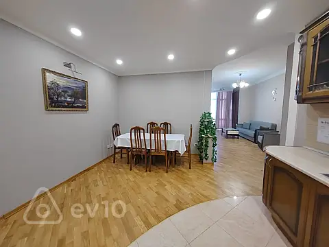 Kirayə verilir 2 otaqlı yeni tikili 60 m²