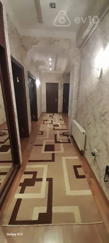 Satılır 3 otaqlı yeni tikili 100 m²