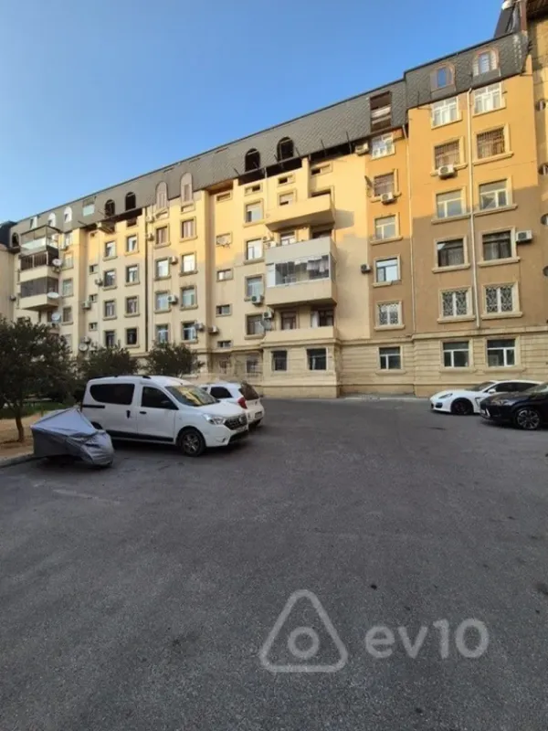 Satılır 3 otaqlı yeni tikili 100 m²