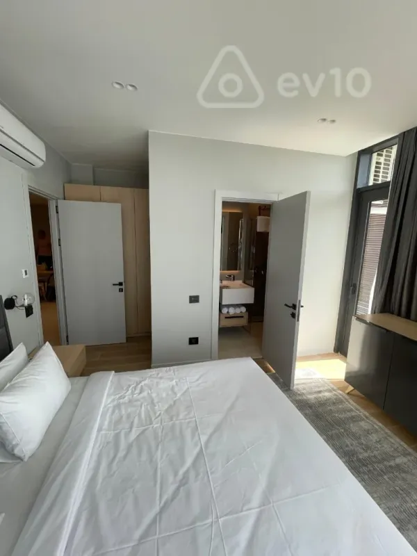 Kirayə verilir 3 otaqlı yeni tikili 145 m²