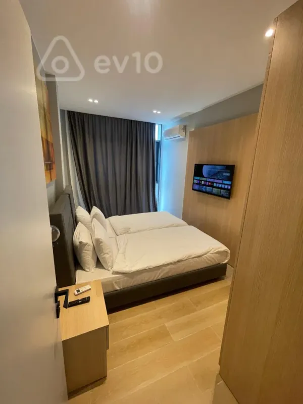 Kirayə verilir 3 otaqlı yeni tikili 145 m²