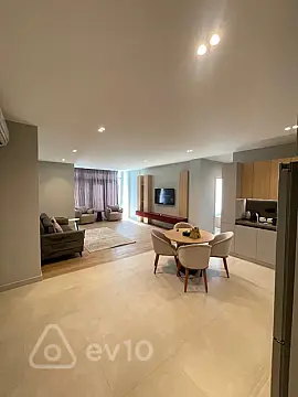 Kirayə verilir 3 otaqlı yeni tikili 145 m²
