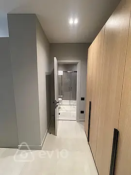 Kirayə verilir 3 otaqlı yeni tikili 145 m²