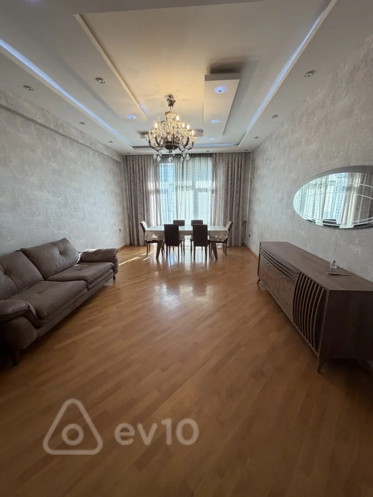 Kirayə verilir 4 otaqlı yeni tikili 140 m²