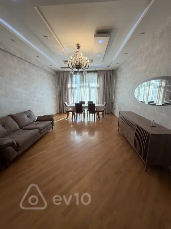 Kirayə verilir 4 otaqlı yeni tikili 140 m²