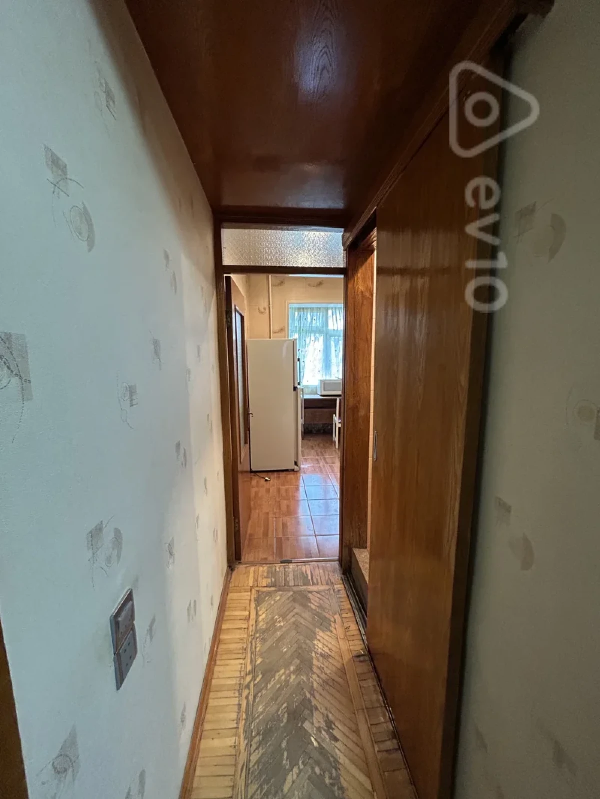 Kirayə verilir 3 otaqlı köhnə tikili 95 m²