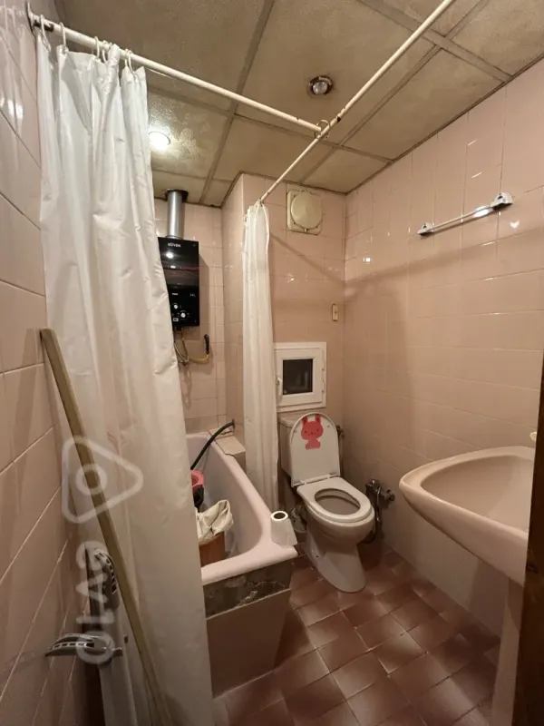 Kirayə verilir 3 otaqlı köhnə tikili 95 m²