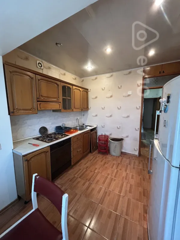 Kirayə verilir 3 otaqlı köhnə tikili 95 m²