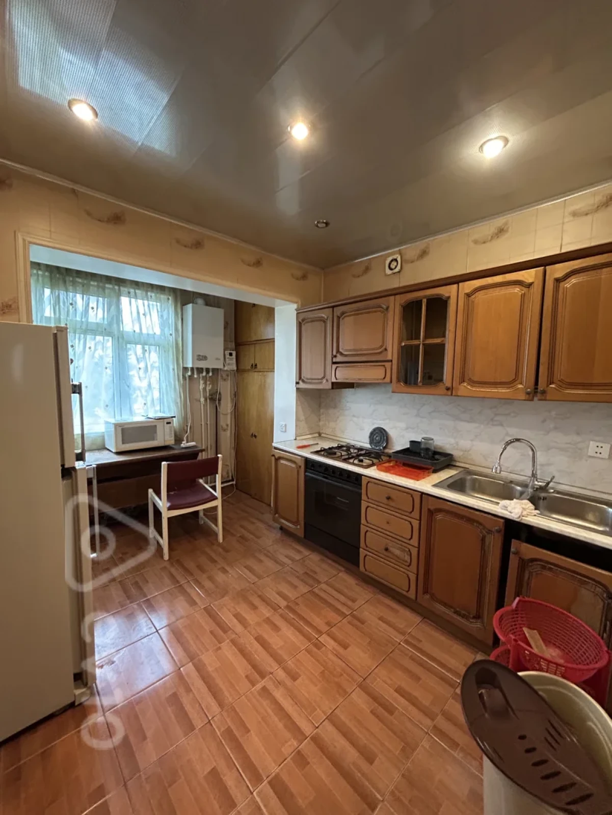 Kirayə verilir 3 otaqlı köhnə tikili 95 m²