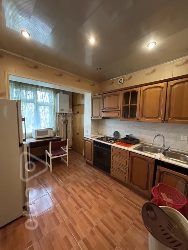 Kirayə verilir 3 otaqlı köhnə tikili 95 m²