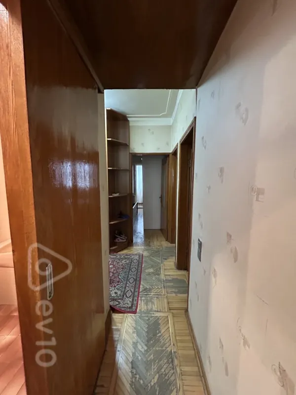 Kirayə verilir 3 otaqlı köhnə tikili 95 m²