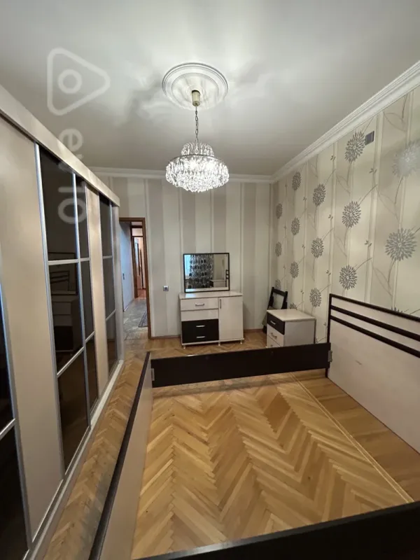 Kirayə verilir 3 otaqlı köhnə tikili 95 m²