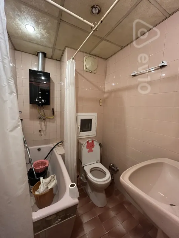 Kirayə verilir 3 otaqlı köhnə tikili 95 m²