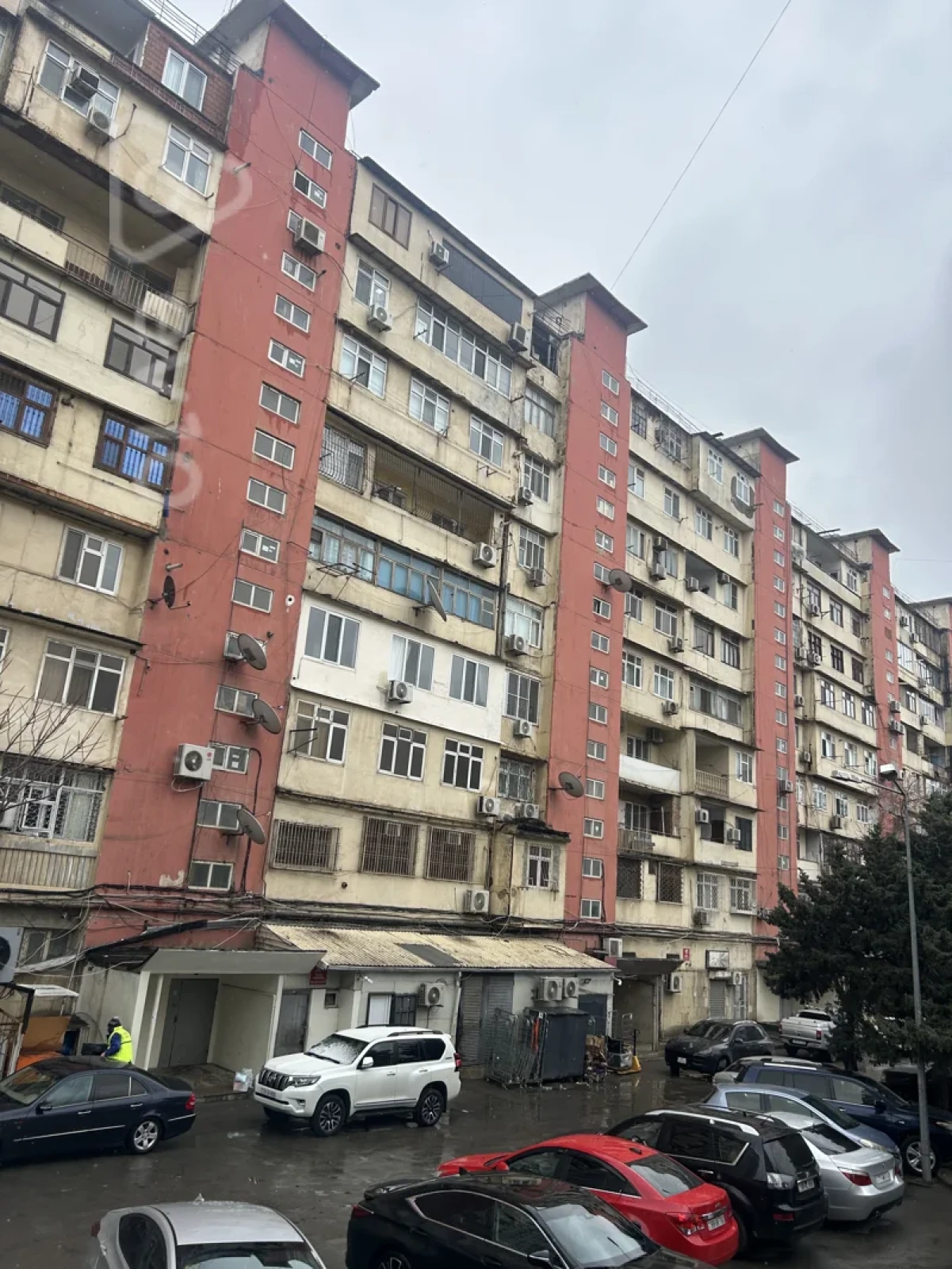 Kirayə verilir 3 otaqlı köhnə tikili 95 m²