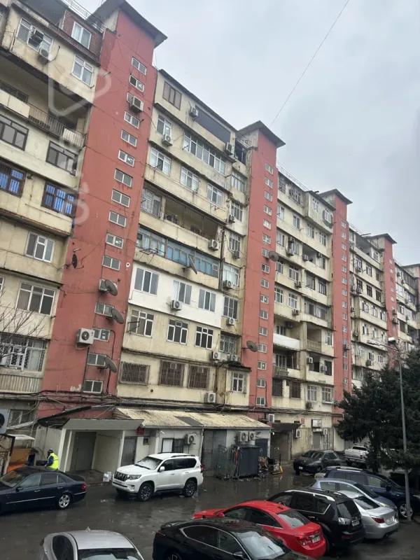 Kirayə verilir 3 otaqlı köhnə tikili 95 m²