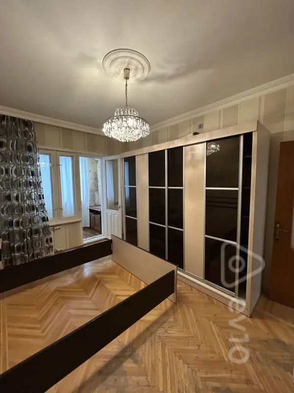 Kirayə verilir 3 otaqlı köhnə tikili 95 m²