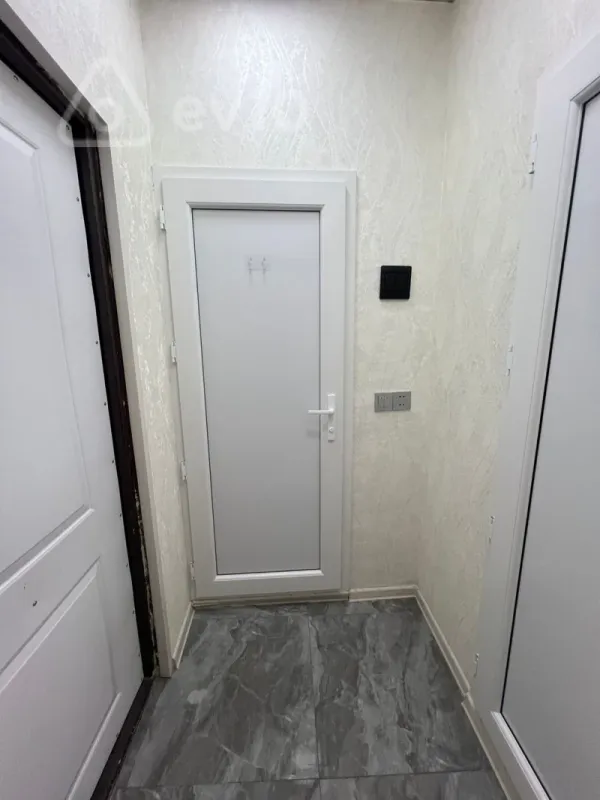 Kirayə verilir 2 otaqlı köhnə tikili 50 m²