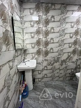 Kirayə verilir 2 otaqlı köhnə tikili 50 m²