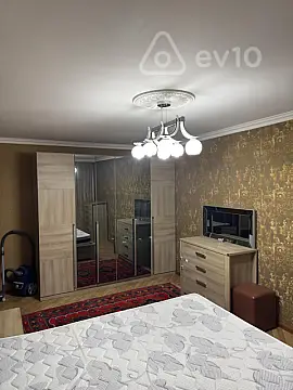 Kirayə verilir 3 otaqlı köhnə tikili 85 m²