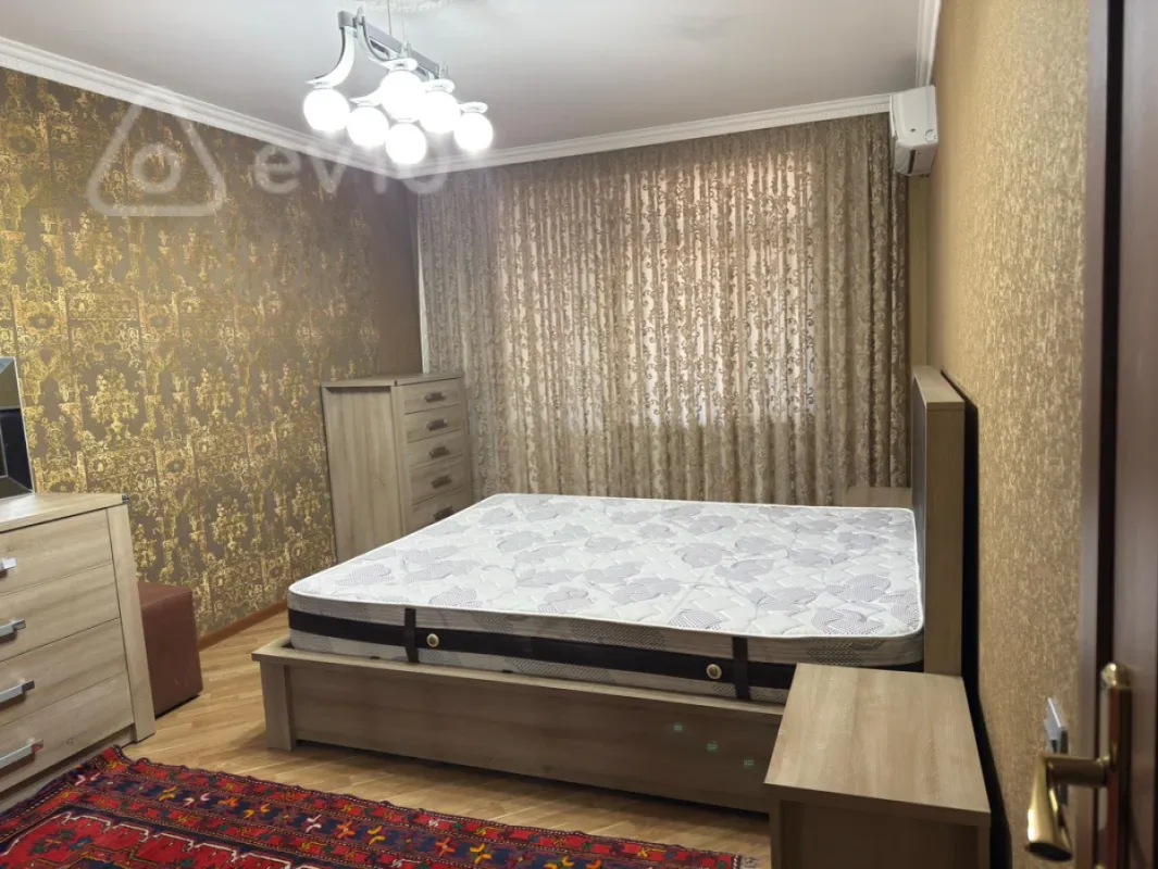 Kirayə verilir 3 otaqlı köhnə tikili 85 m²