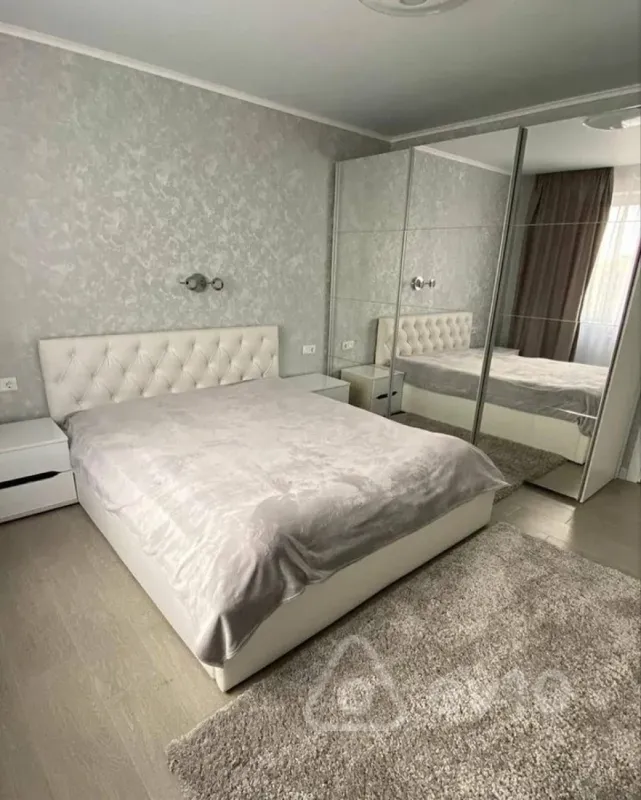 Kirayə verilir 2 otaqlı yeni tikili 80 m²