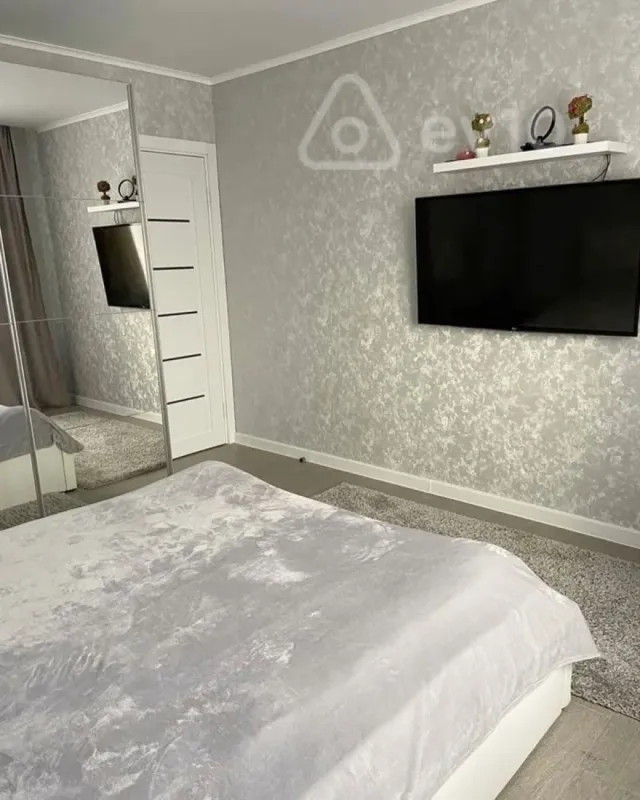 Kirayə verilir 2 otaqlı yeni tikili 80 m²