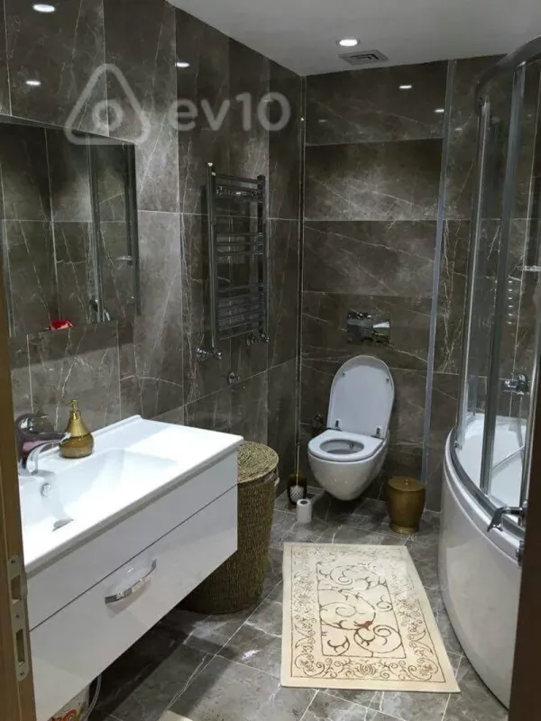 Kirayə verilir 2 otaqlı yeni tikili 80 m²