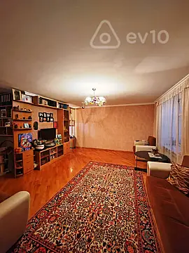 Satılır 2 otaqlı köhnə tikili 61 m²