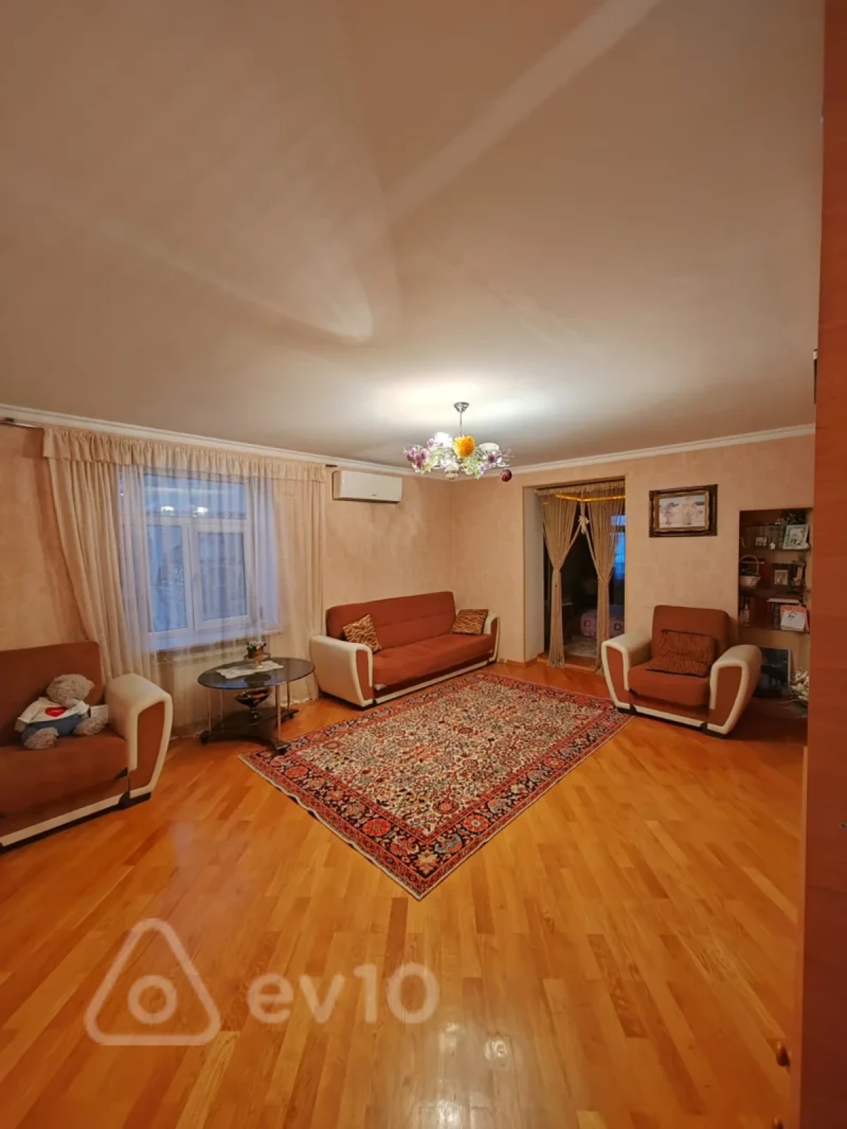 Satılır 2 otaqlı köhnə tikili 61 m²